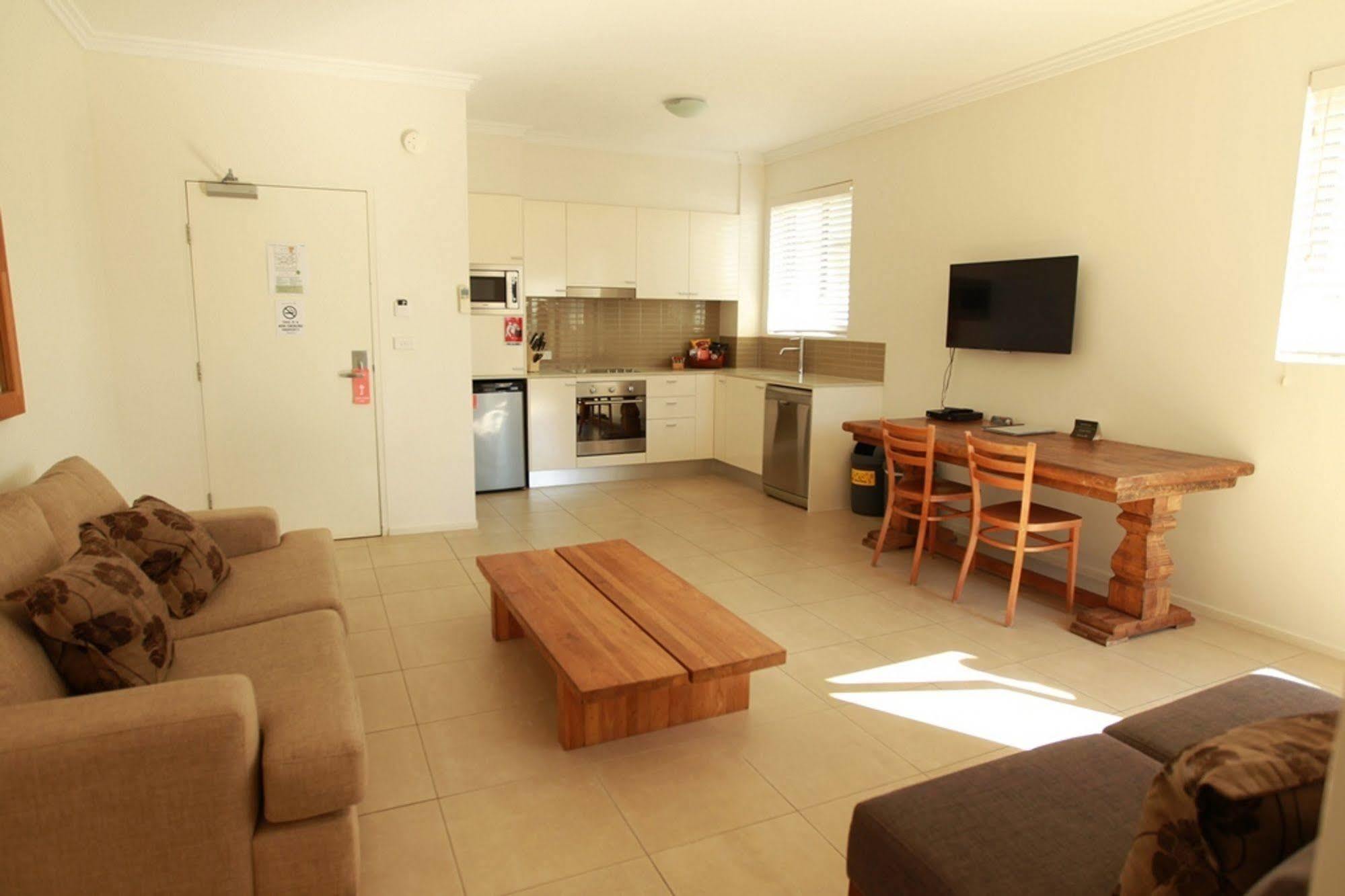 Byron Bay Hotel And Apartments Ngoại thất bức ảnh